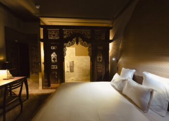 chambre d'hôtel lit