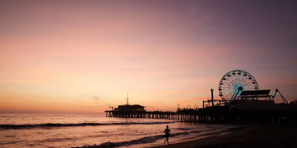 coucher de soleil plage grande roue