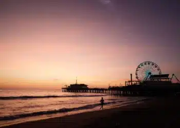 coucher de soleil plage grande roue