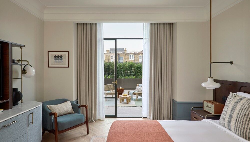 chambre d'hôtel lit