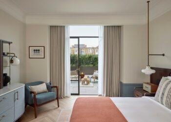 chambre d'hôtel lit