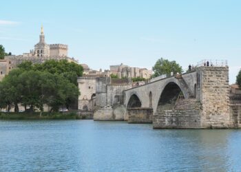 pont fleuve Avignon