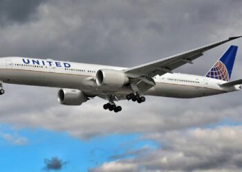 avion dans le ciel united