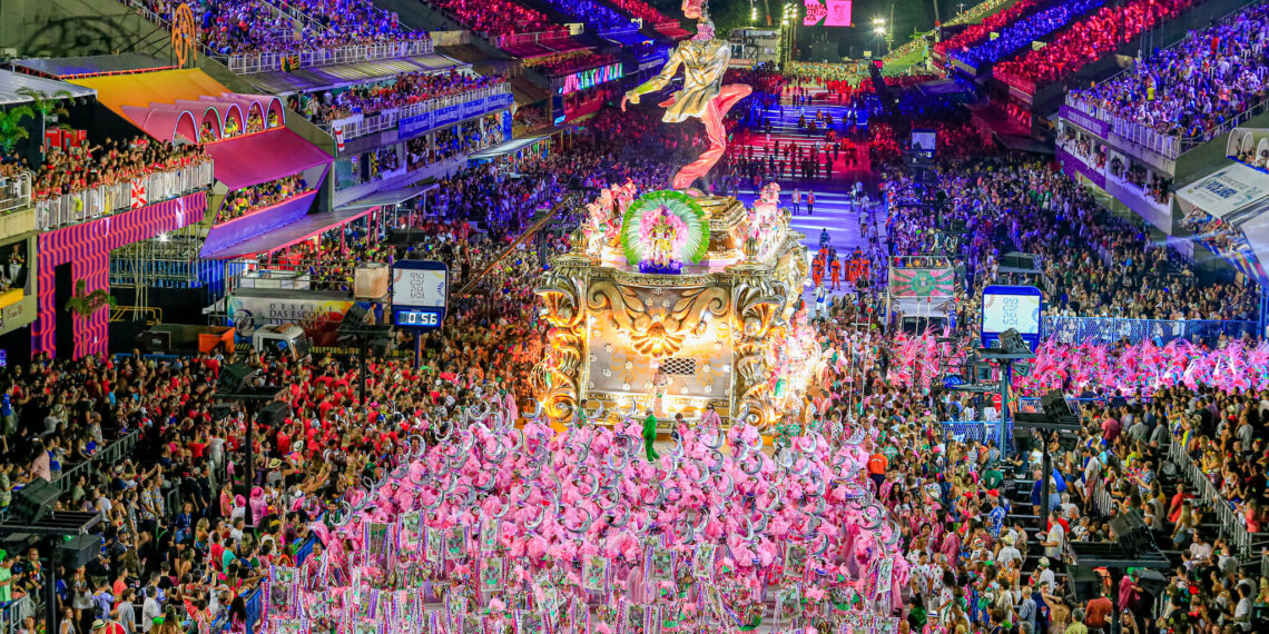 carnaval foule chars