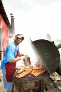 barbecue homme afro américain
