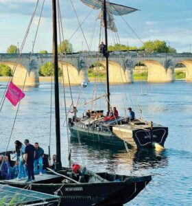 bateaux croisières fleuve pont