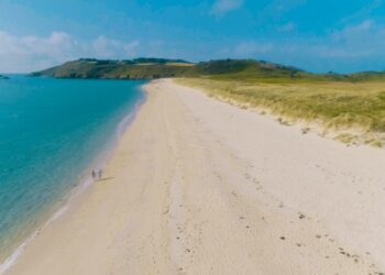 plage sable blanc mer