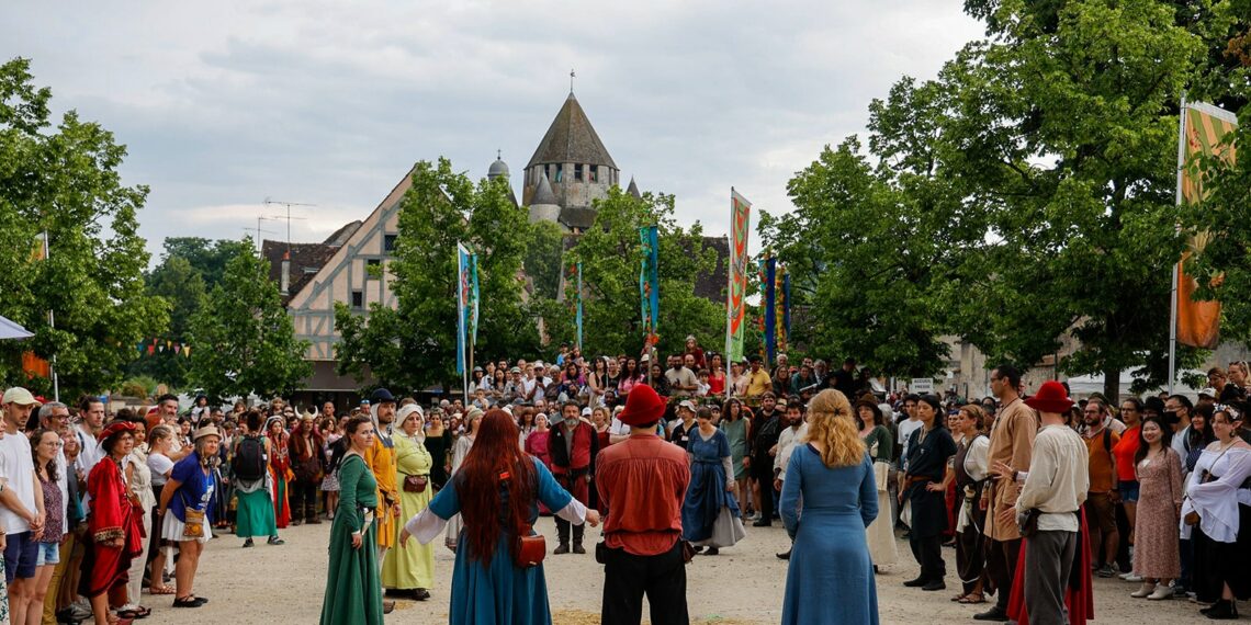 troupes déguisements médiévaux
