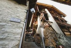 villages enneigés montagnes