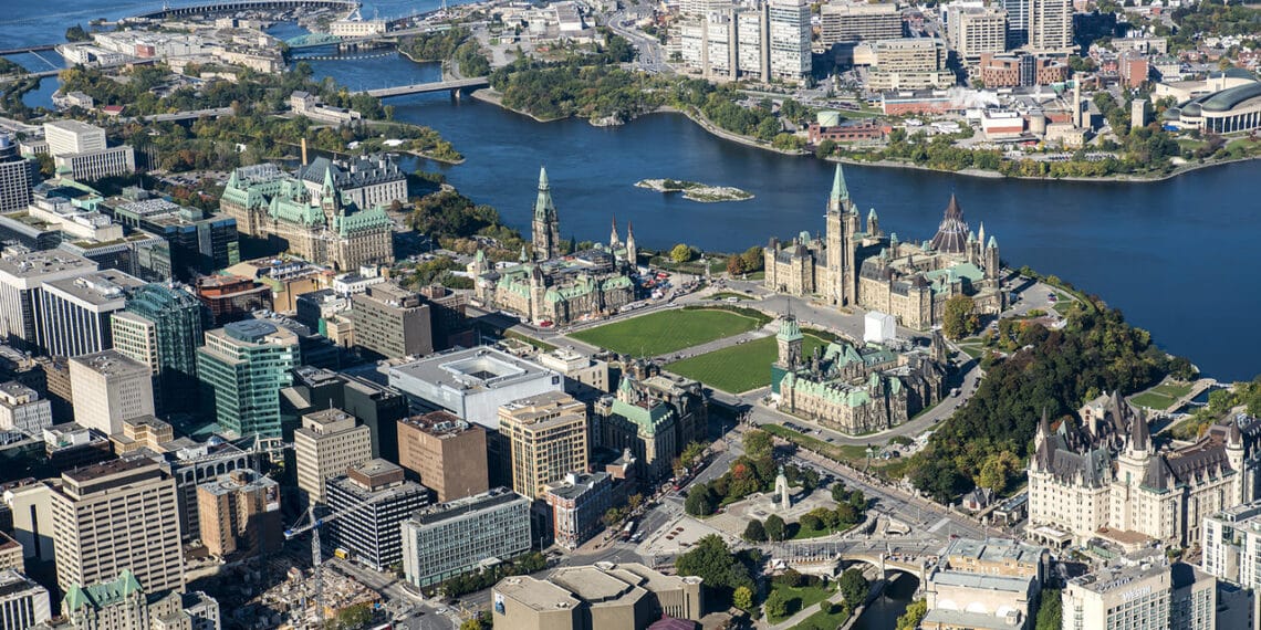 Feu d'artifice au Parlement -Tourisme Ottawa