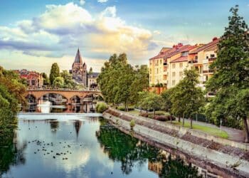 Cathédrale fleuve berges