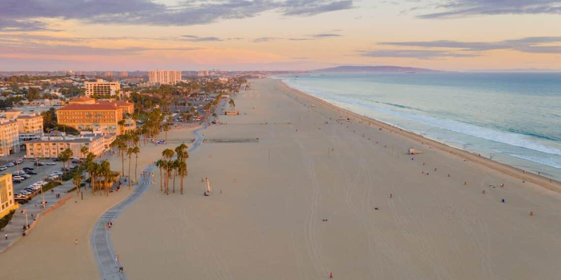 1 ©Santa Monica Travel & Tourism