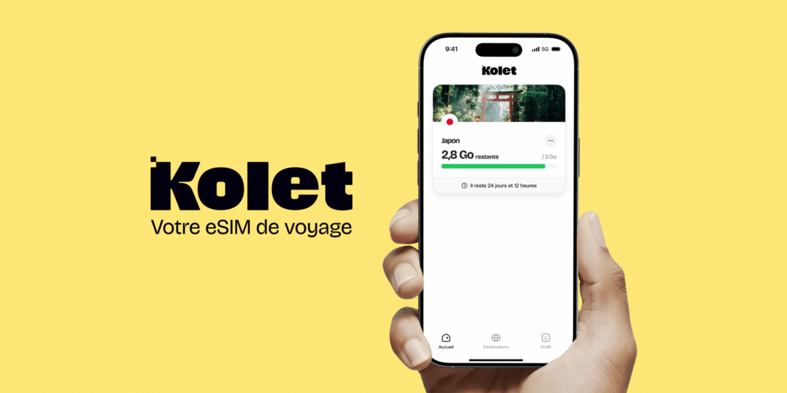 smartphone dans la main en gros plan sur appli