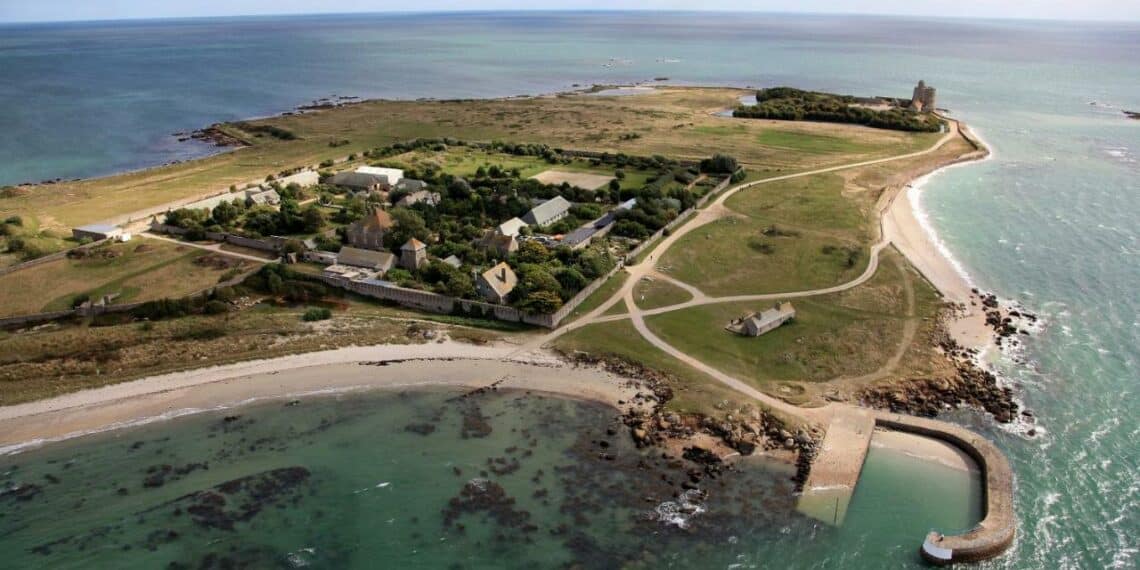 île vue aérienne mer plage