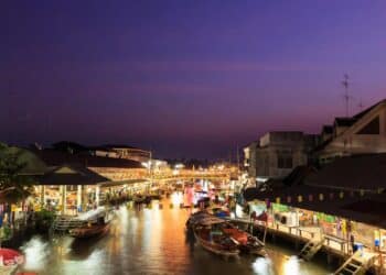 Les marchés flottants de Damnoen Saduak et d’Amphawa