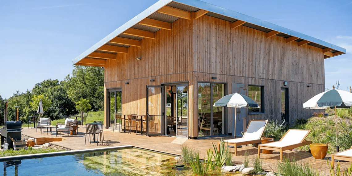 chalet en bois piscine