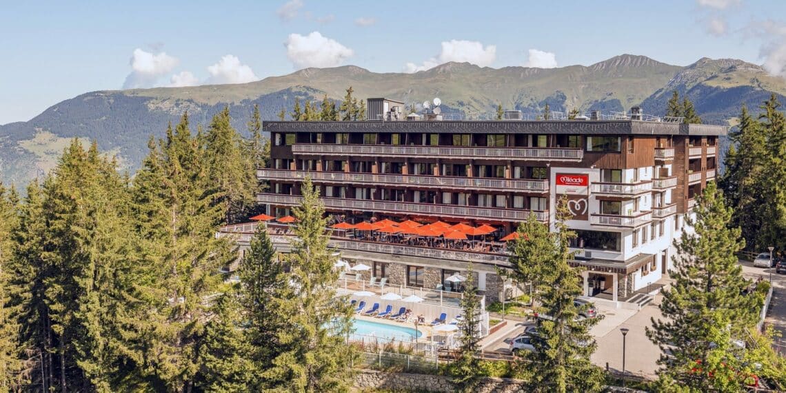 bâtiment extérieur montagnes été