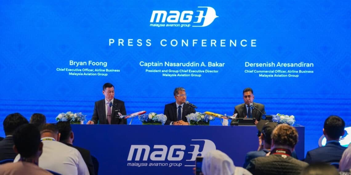 Hommes et femmes Malaysia Airlines