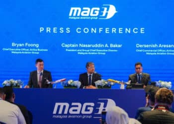 Hommes et femmes Malaysia Airlines