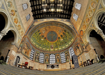 intérieure basilique plafond peintures