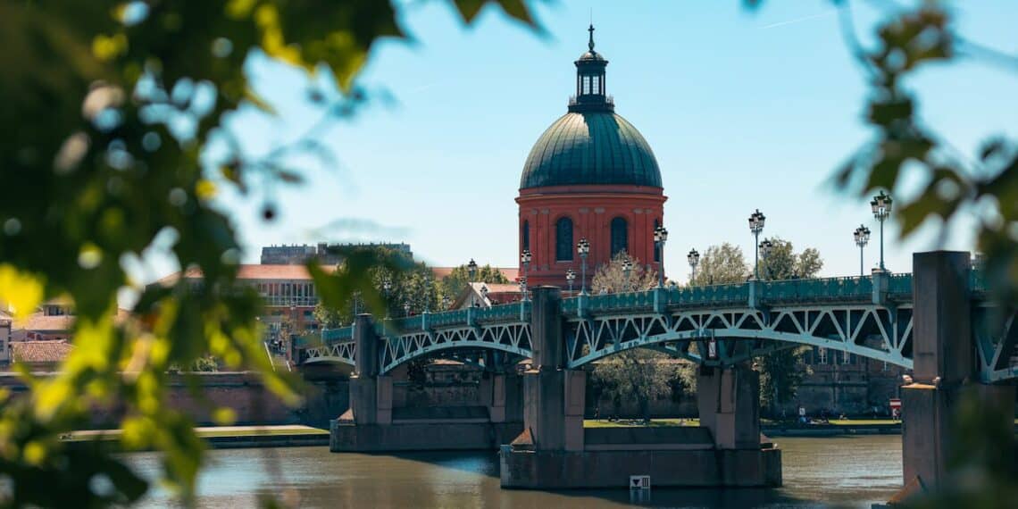 Pont pleuve basilique rose coupole