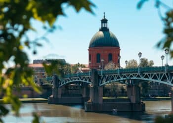 Pont pleuve basilique rose coupole