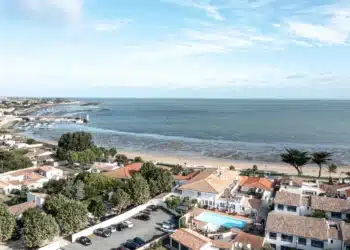 vue mer hôtel piscine