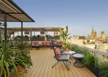 terrasse avec vue ville