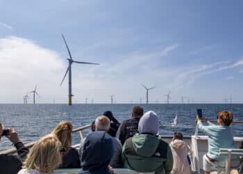 FRANCE-CROISIERE-PARC-EOLIEN-SAINT-NAZAIRE