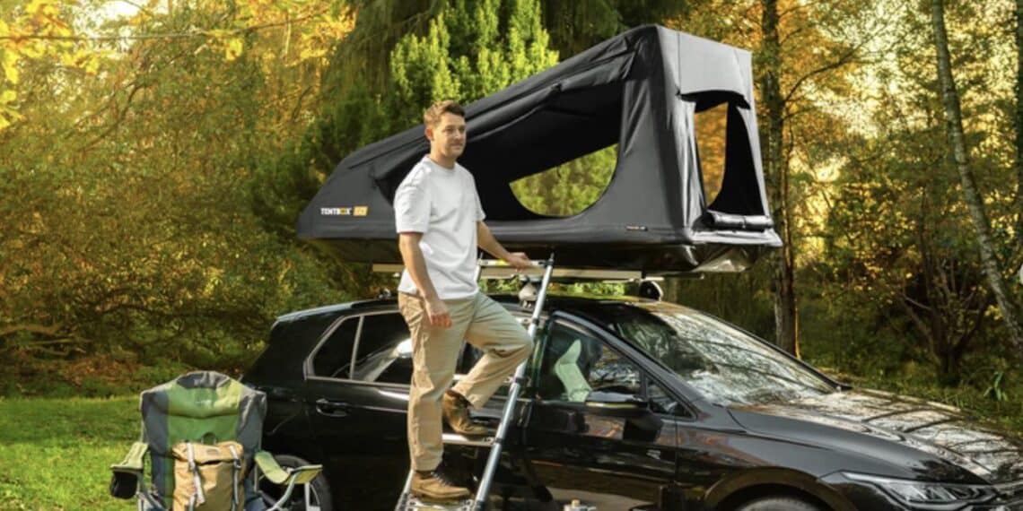 Tente sur le toit de voiture
