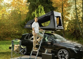 Tente sur le toit de voiture