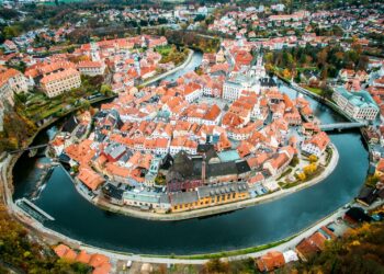CESKY Krumlov, là où la Vltava dessine l'une des plus belle cartes postales d'Europe