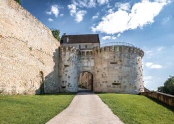 fort tour chemin rempart