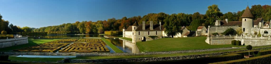 château fort lac jardins forêts