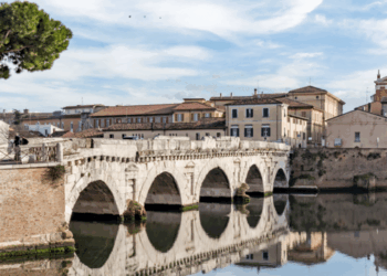 pont village fleuve