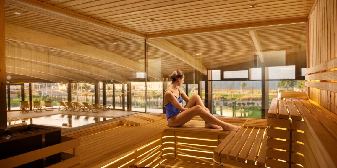 femme spa hammam piscine