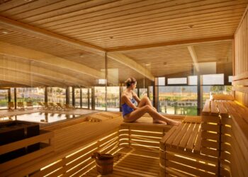 femme spa hammam piscine