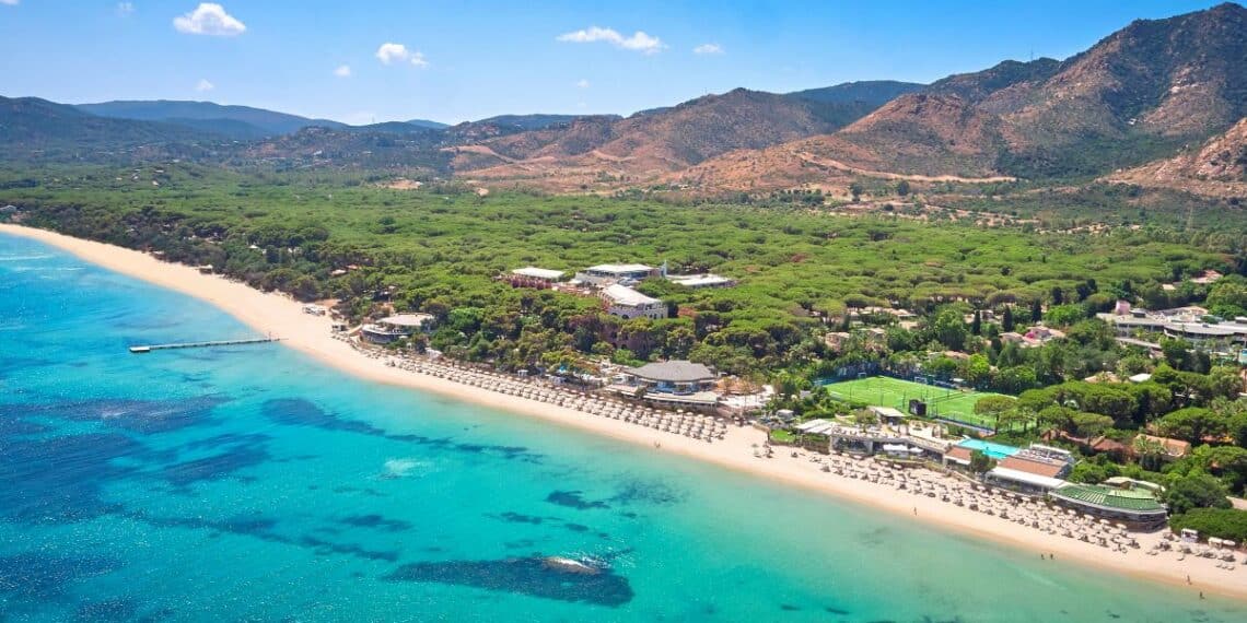 mer plage resort arbres piscines