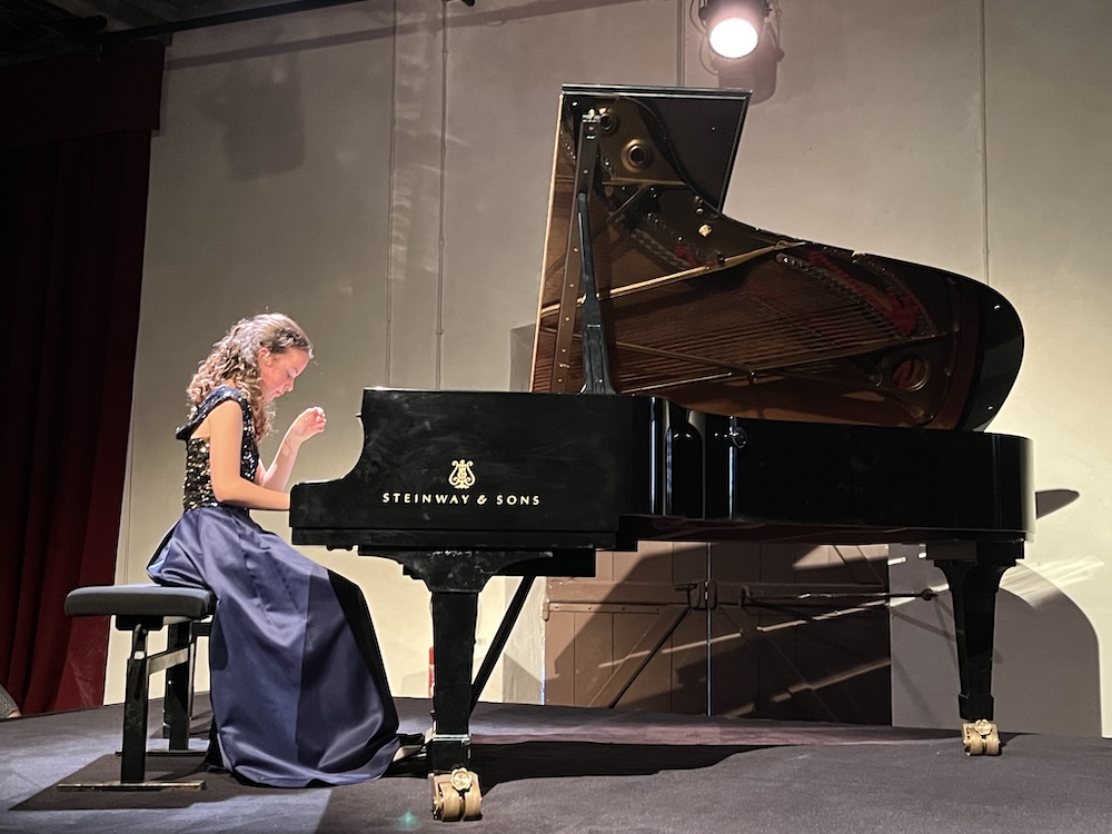 Martina Meola au piano (château de la Vézère) ©Valérie Collet