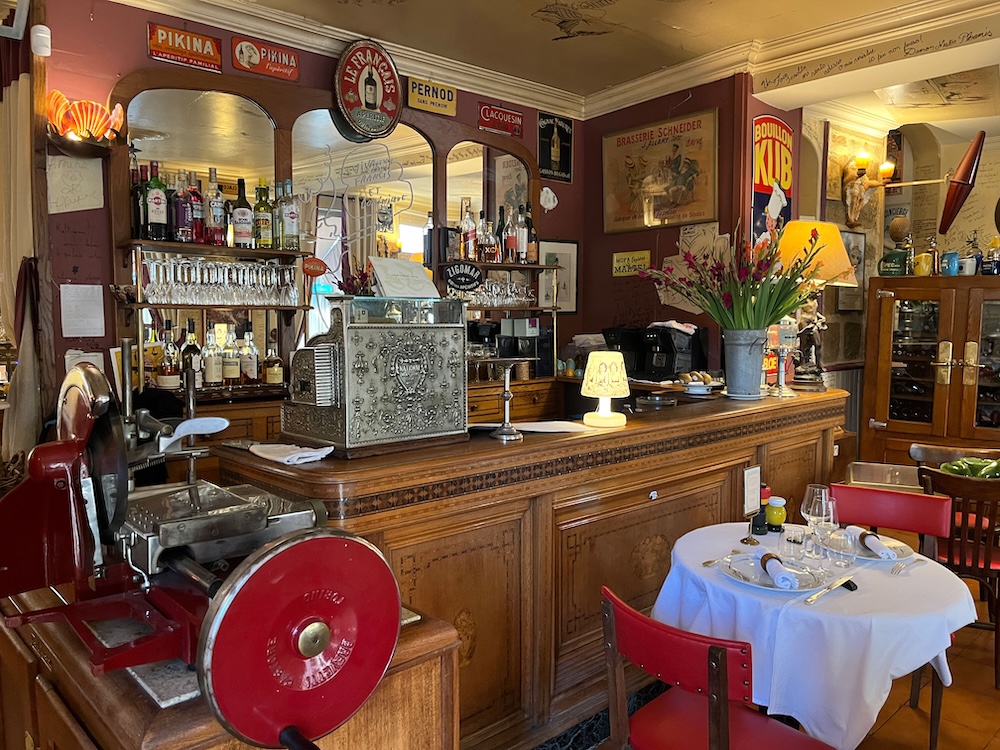 10 Le bar du restaurant Chez Francis ©Valérie Collet
