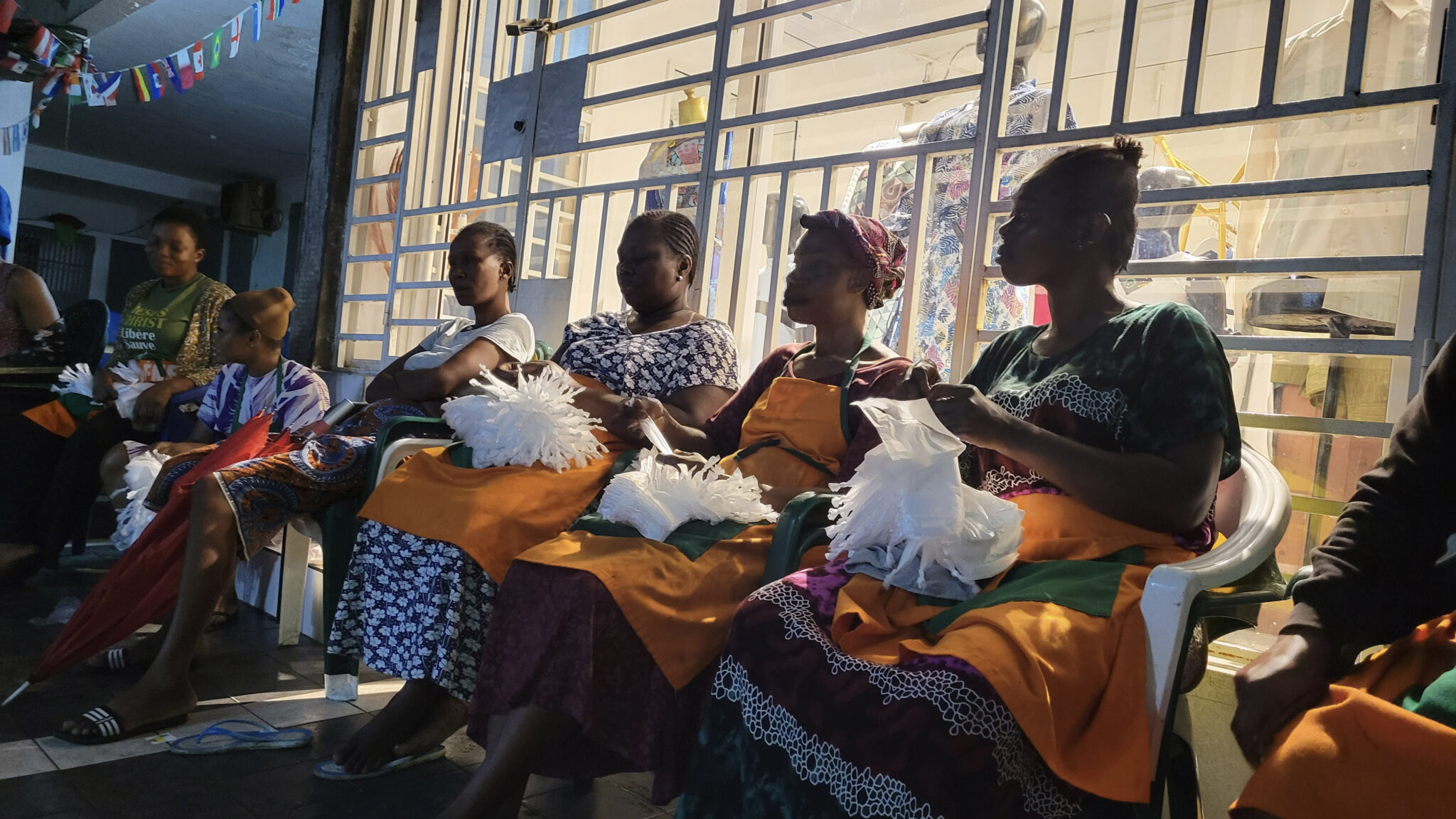 https://www.photo-tourisme.com/archive Femme et fumée de cuisine de rue