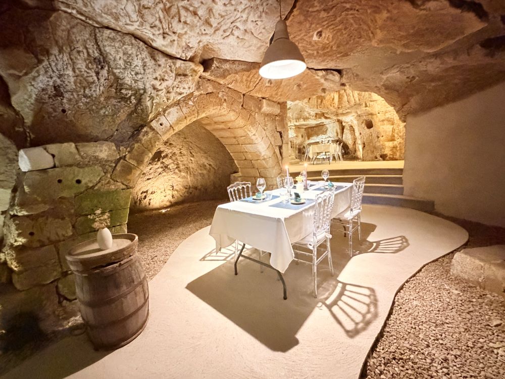 cave troglodyte table dîner