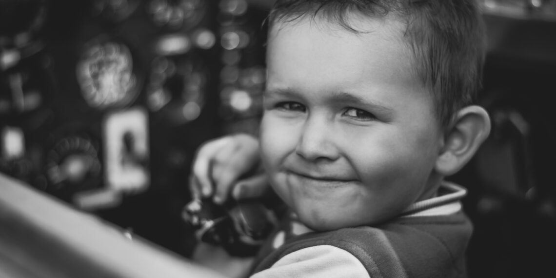 ENFANT AVION