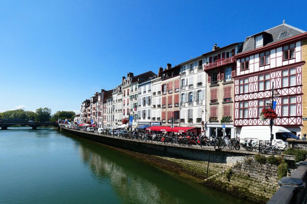 BAYONNE
