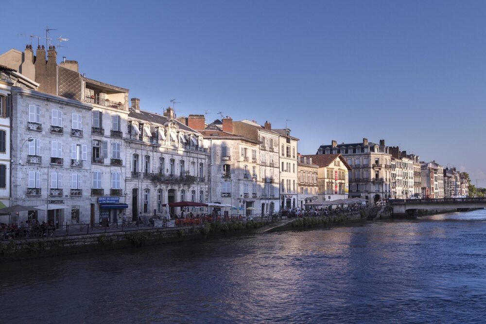 Quel est le meilleur itinéraire pour visiter Bayonne en une journée ?